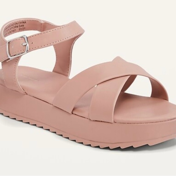 GUC Old Navy Girls Faux-leather Platform Sandals with Crisscross Straps - 5Y - Picture 1 of 10